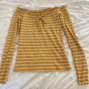 Aeropostale Off the shoulder Shirt